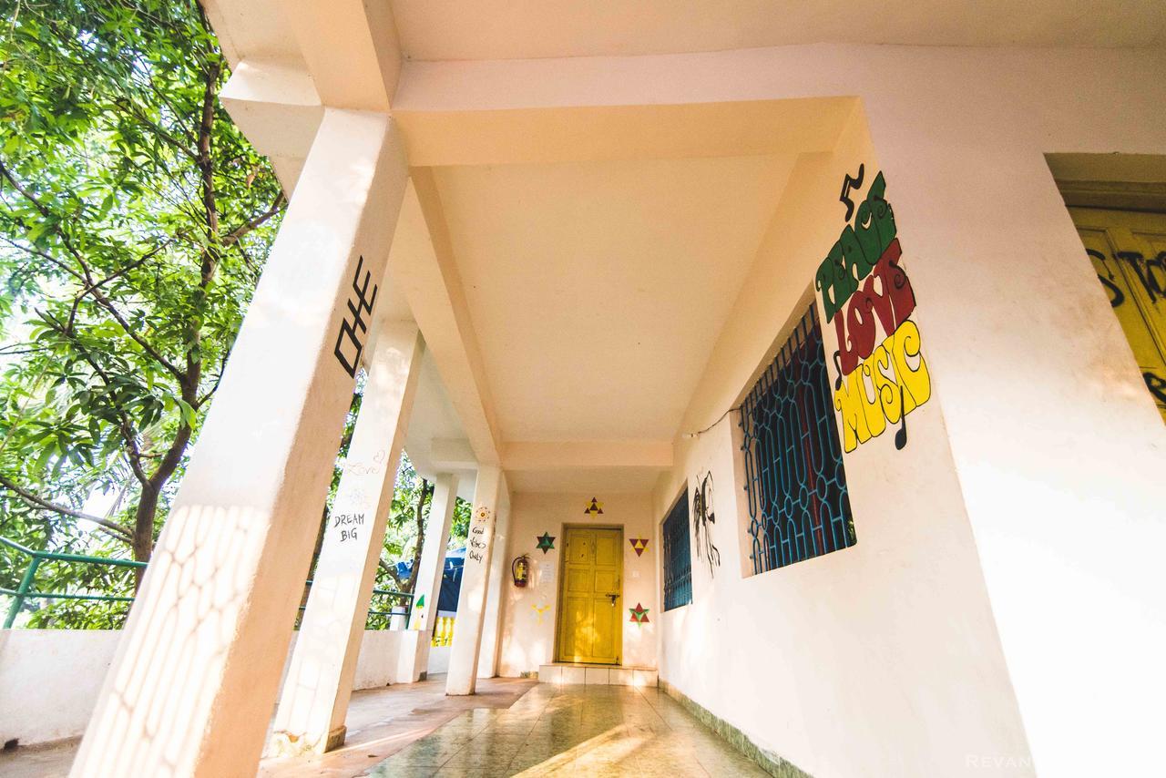 Arambol By Roadhouse Hostels, Goa ภายนอก รูปภาพ